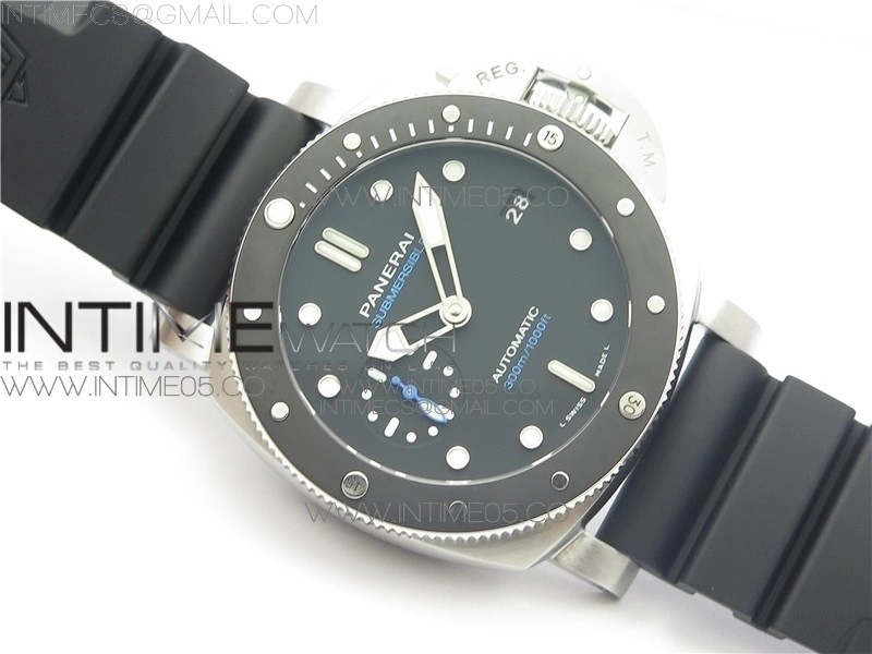 PAM683 Luminor Submersible VSF 1:1 Best Edition on Black Rubber Strap P.9010 Clone